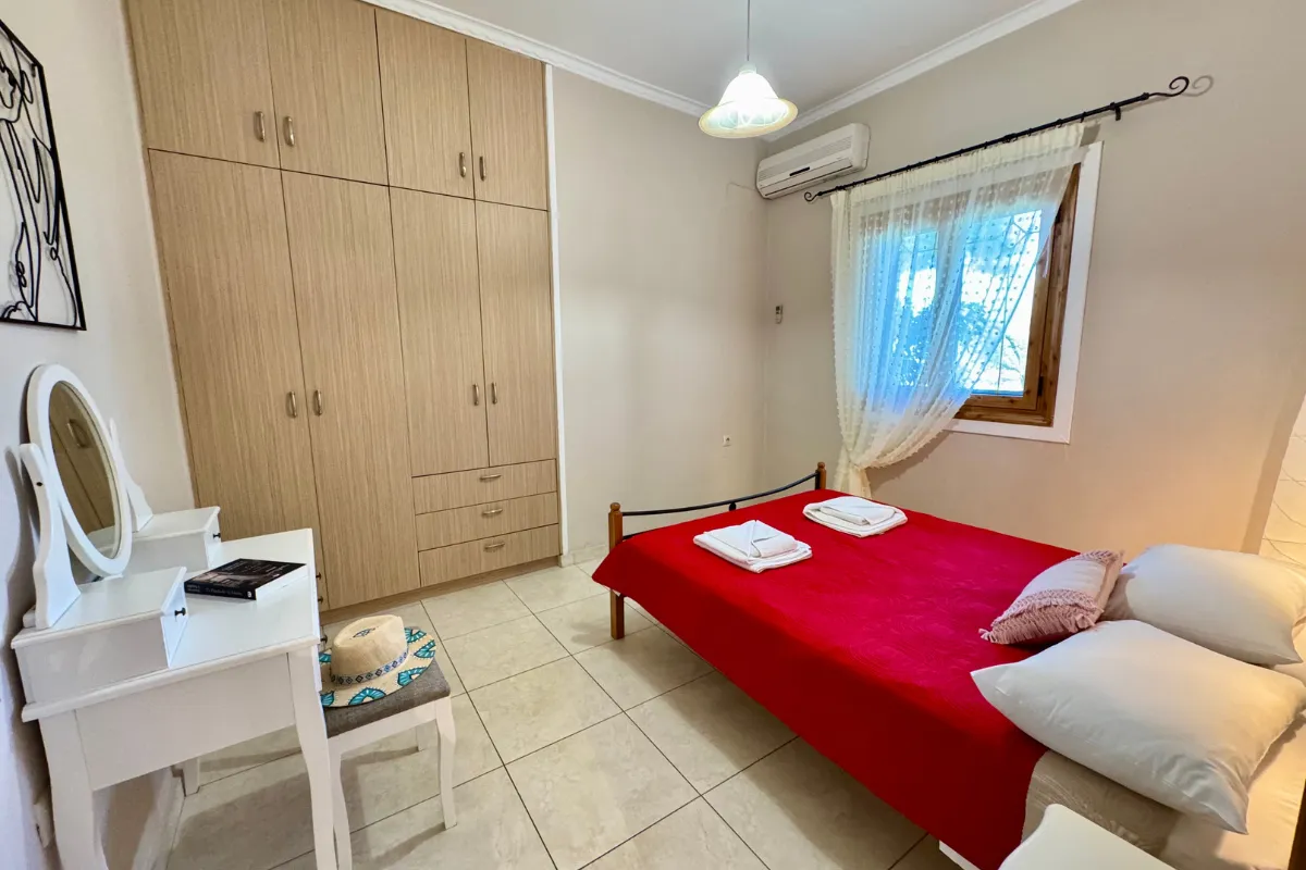 bedroom4